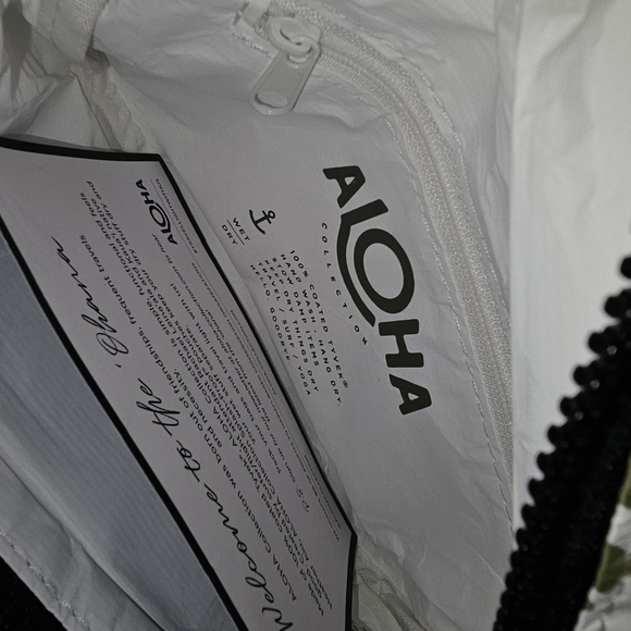 Aloha Collection Mini Hip Pack Green palm leaf Lū'au print - Picture 4 of 5